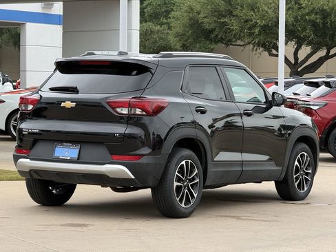 Used 2025 Chevrolet TrailBlazer LT image 4