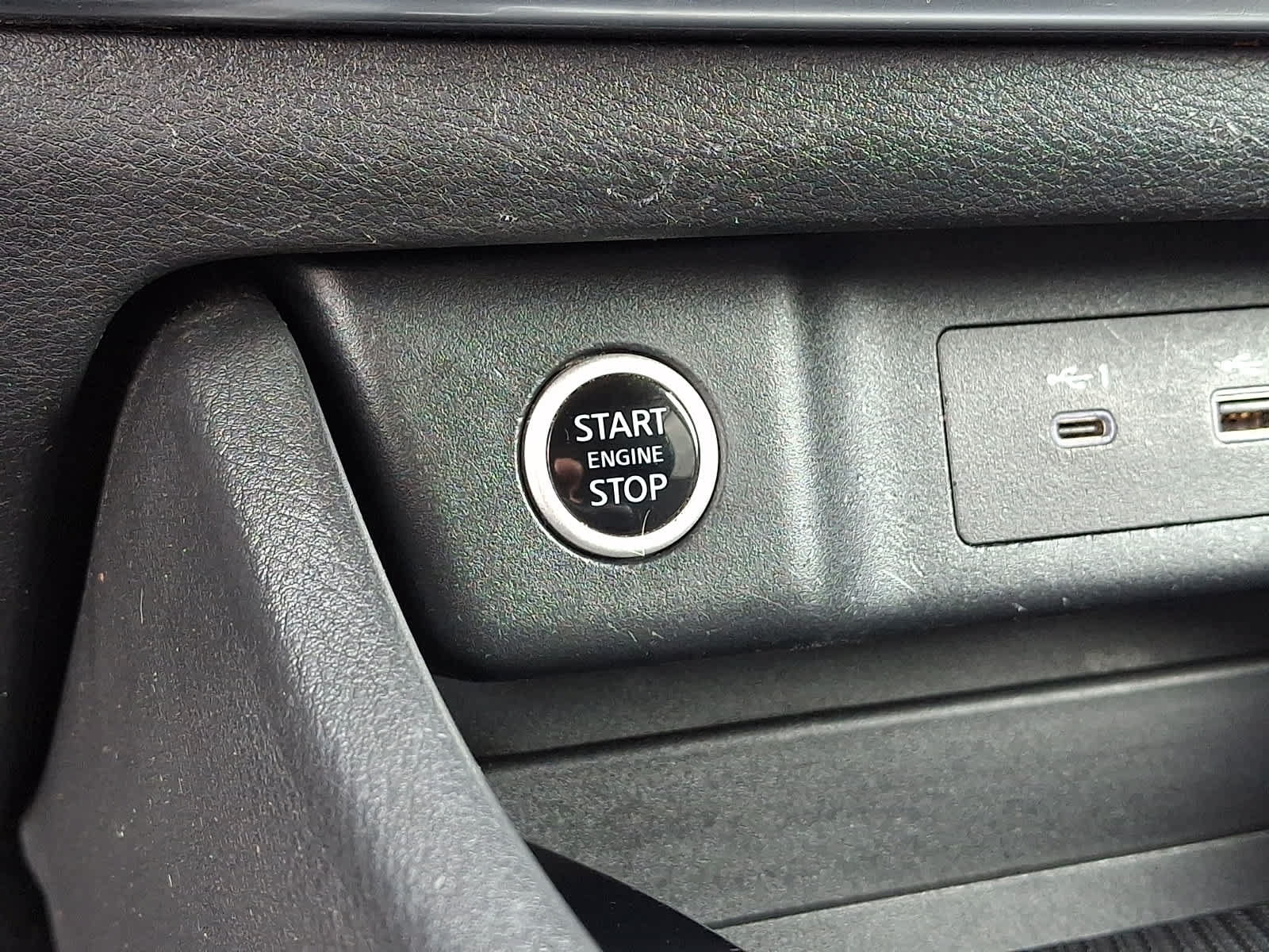 Used 2022 Nissan Rogue SV w/ SV Premium Package AWD/4WD image 25