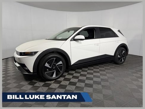 Used 2026 Hyundai Ioniq 5 SE RWD image 1