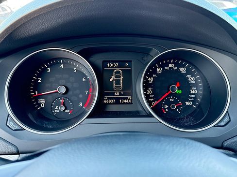 Used 2017 Volkswagen Jetta SE image 34