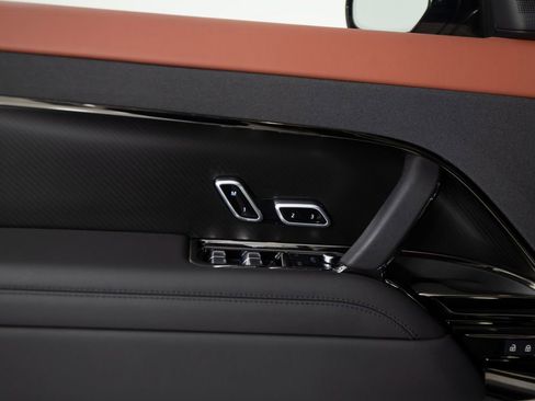 Used 2024 Land Rover Range Rover Sport image 10