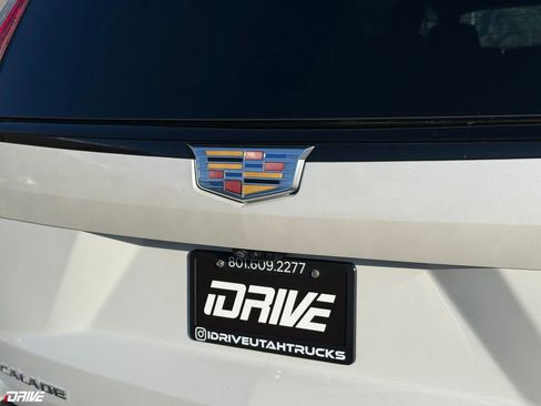 Used 2023 Cadillac Escalade ESV Sport Platinum w/ LPO, Floor Liner Package AWD/4WD image 15