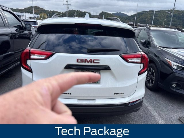 Used 2024 GMC Terrain SLT w/ Infotainment Package II AWD/4WD image 11