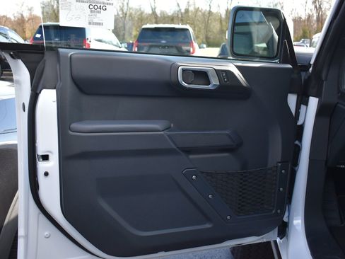 New 2025 Ford Bronco Badlands image 12