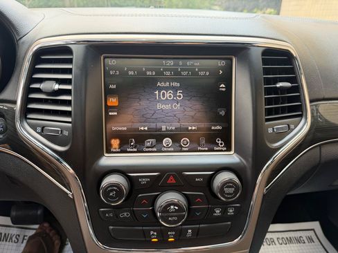 Used 2014 Jeep Grand Cherokee Overland AWD/4WD image 24