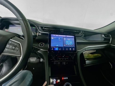 Used 2022 Jeep Grand Cherokee Limited 4xe image 22