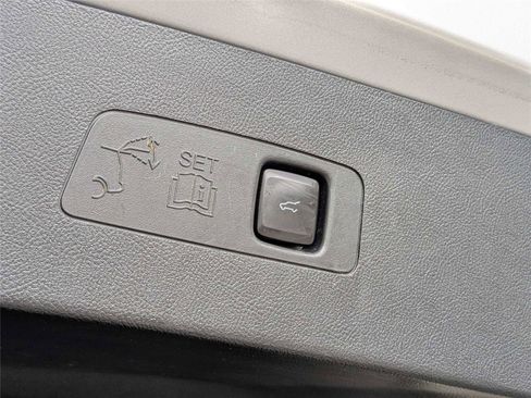 Used 2020 Lincoln Corsair FWD w/ Premium Package image 7