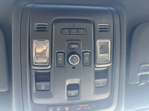 Used 2021 Chevrolet Suburban RST w/ Luxury Package AWD/4WD image 28