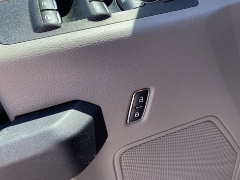 Used 2019 Ford F150 XL w/ Equipment Group 101A Mid AWD/4WD image 25