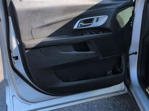 Certified 2017 Chevrolet Equinox LT w/ Convenience Package image 18