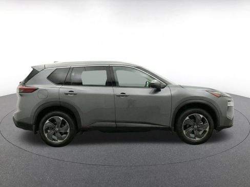 Used 2025 Nissan Rogue SV FWD image 10