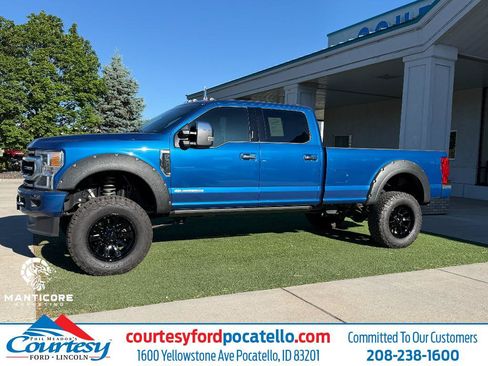Used 2022 Ford F350 Platinum AWD/4WD image 1