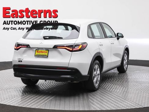 Used 2025 Honda HR-V LX image 5