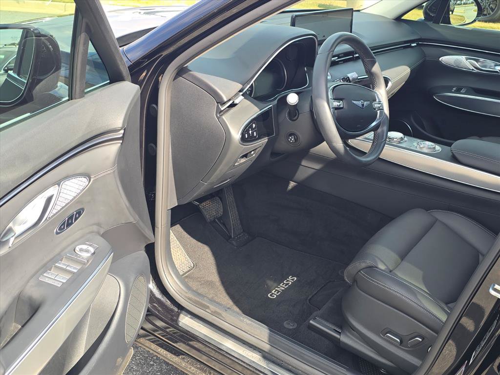 Used 2024 Genesis GV70 2.5T w/ Select Package AWD/4WD image 9