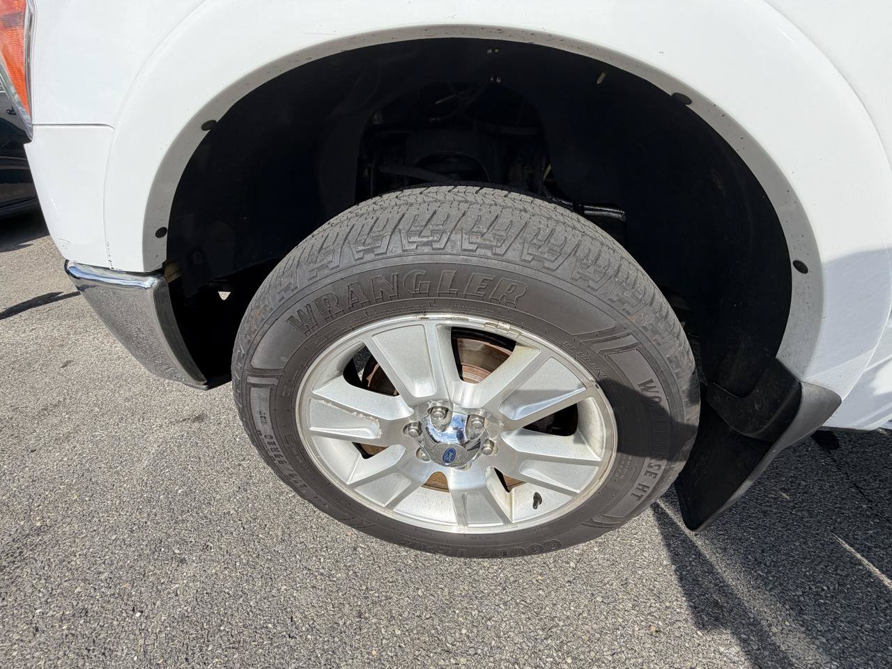Used 2013 Ford F150 Lariat w/ Mid Equipment Group AWD/4WD image 16