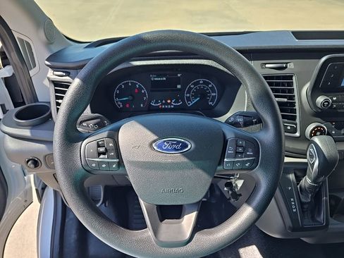 New 2025 Ford Transit 250 148 Medium Roof RWD image 31