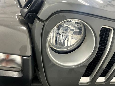 Used 2020 Jeep Wrangler Unlimited Sahara image 29