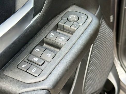 New 2026 RAM 1500 4x4 Crew Cab image 18