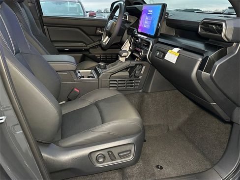 New 2025 Toyota 4Runner Limited image 12