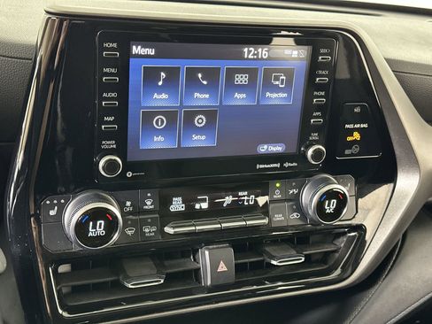 Used 2022 Toyota Highlander XLE image 59