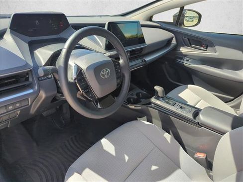 Used 2024 Toyota Prius LE FWD image 8