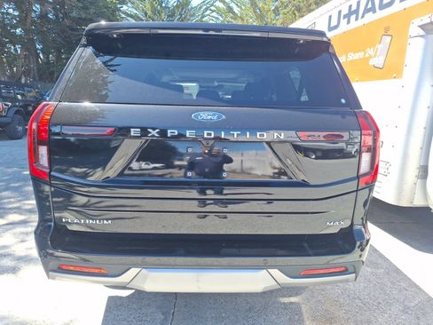 Used 2025 Ford Expedition Max Platinum w/ Driver's Package AWD/4WD image 7