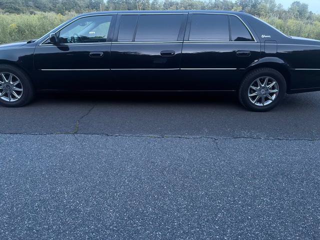Used 2011 Cadillac DTS Limousine FWD image 2