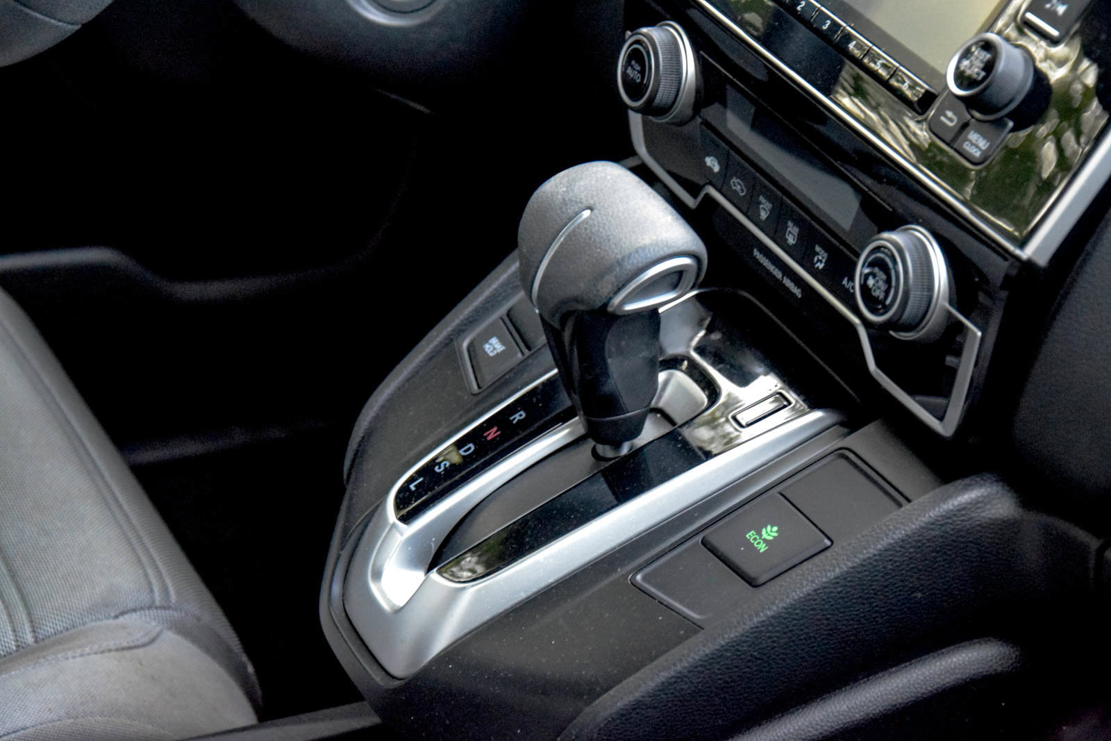 Used 2018 Honda CR-V LX image 9