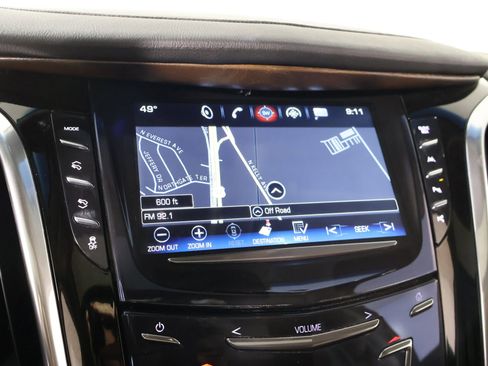 Used 2017 Cadillac Escalade Premium Luxury AWD/4WD image 7