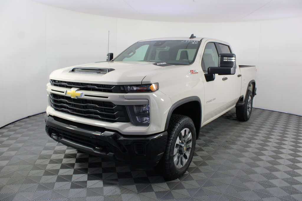 New 2026 Chevrolet Silverado 2500 Custom w/ Custom Value Package AWD/4WD image 3