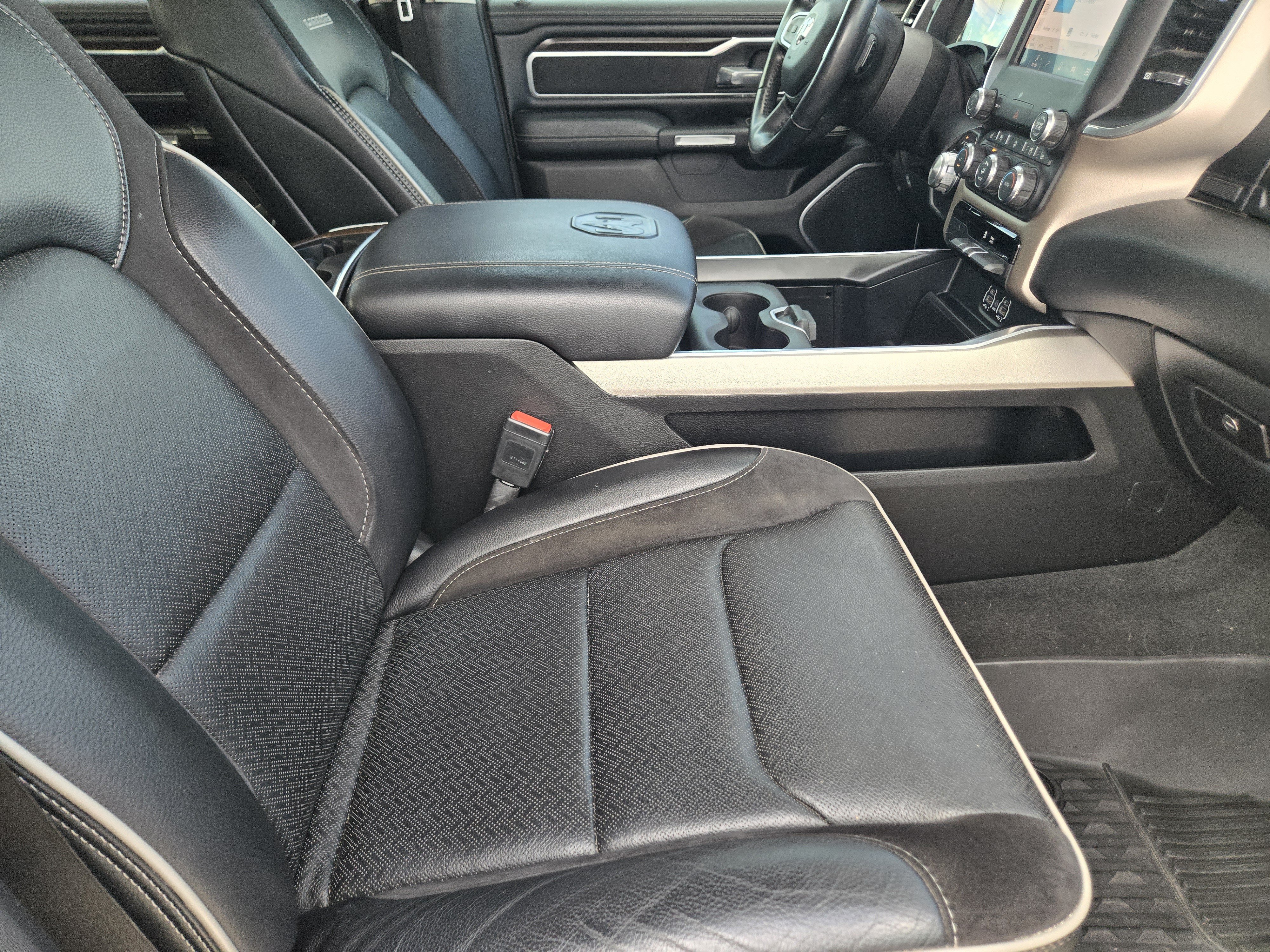 Used 2022 RAM 1500 Laramie AWD/4WD image 15
