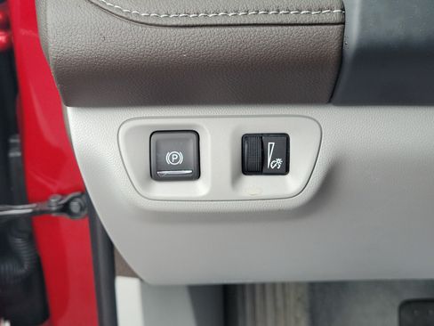 Used 2023 GMC Acadia SLT w/ Preferred Package FWD image 21