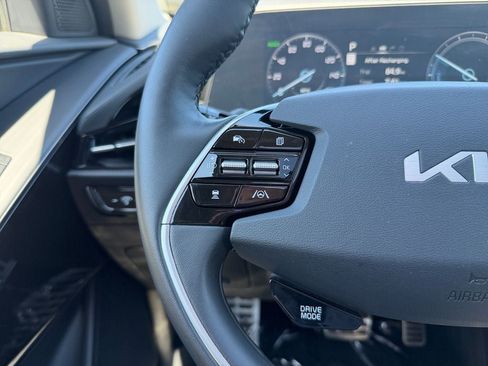 Used 2023 Kia Niro Wave w/ Wave Preserve Package FWD image 15