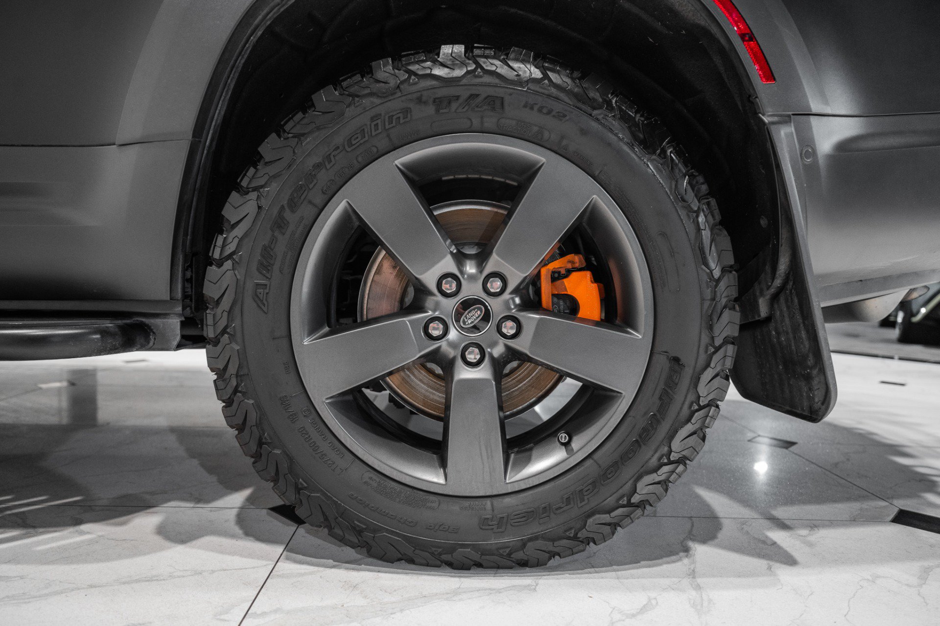 Used 2023 Land Rover Defender 130 SE AWD/4WD image 12