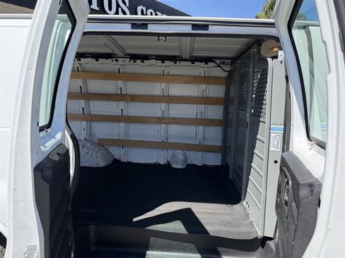 Used 2014 GMC Savana 2500 RWD image 21