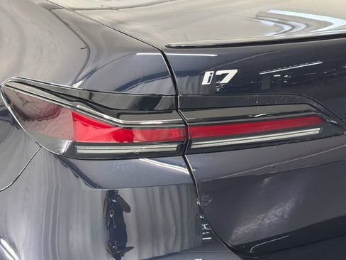 Used 2026 BMW i7 eDrive50 w/ M Sport Package RWD image 26