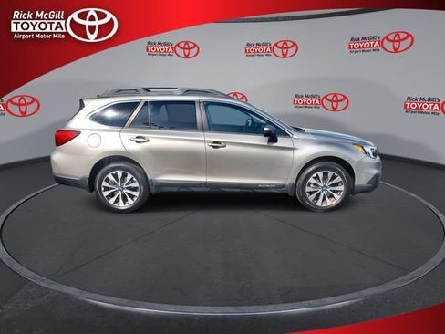 Used 2016 Subaru Outback 2.5i Limited image 9