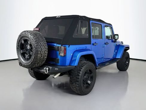 Used 2016 Jeep Wrangler Unlimited Sahara w/ Connectivity Group AWD/4WD image 7