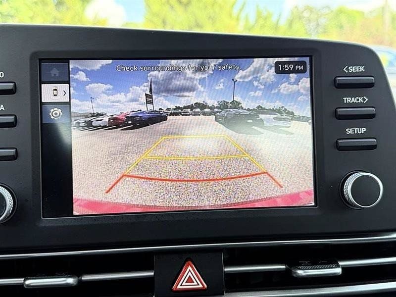 Used 2026 Hyundai Elantra SE FWD image 32