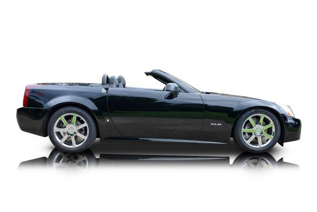 Used 2006 Cadillac XLR RWD image 2