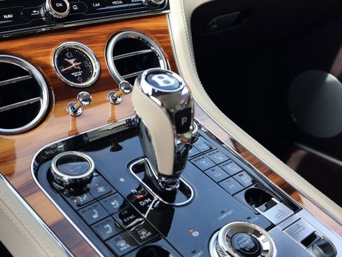 Used 2023 Bentley Continental GT Azure AWD/4WD image 20