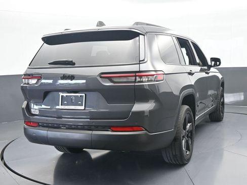 Used 2023 Jeep Grand Cherokee L Laredo image 5