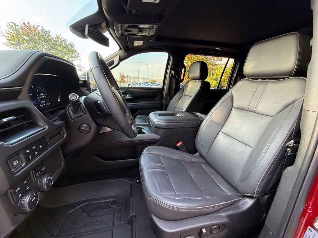 Used 2024 Chevrolet Suburban RST w/ Luxury Package AWD/4WD image 26