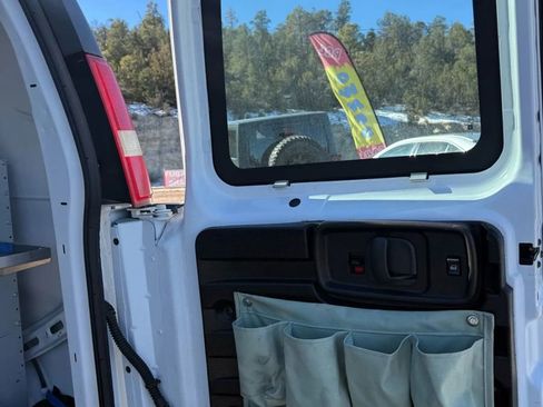 Used 2014 Chevrolet Express 2500 image 8