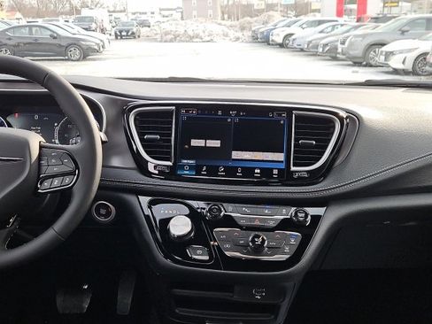 New 2026 Chrysler Pacifica Select image 20