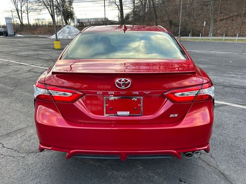 Certified 2020 Toyota Camry SE image 4