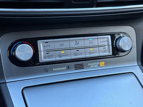 Used 2019 Hyundai Kona SEL image 17