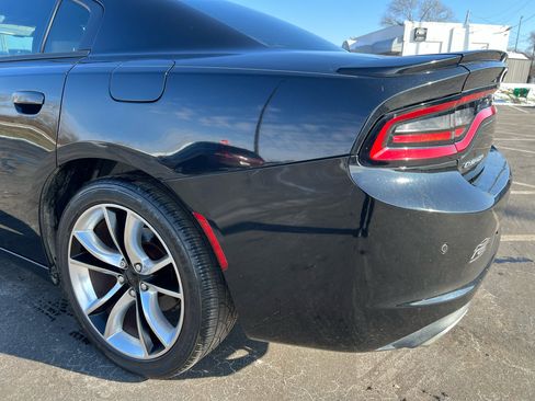 Used 2015 Dodge Charger R/T image 19