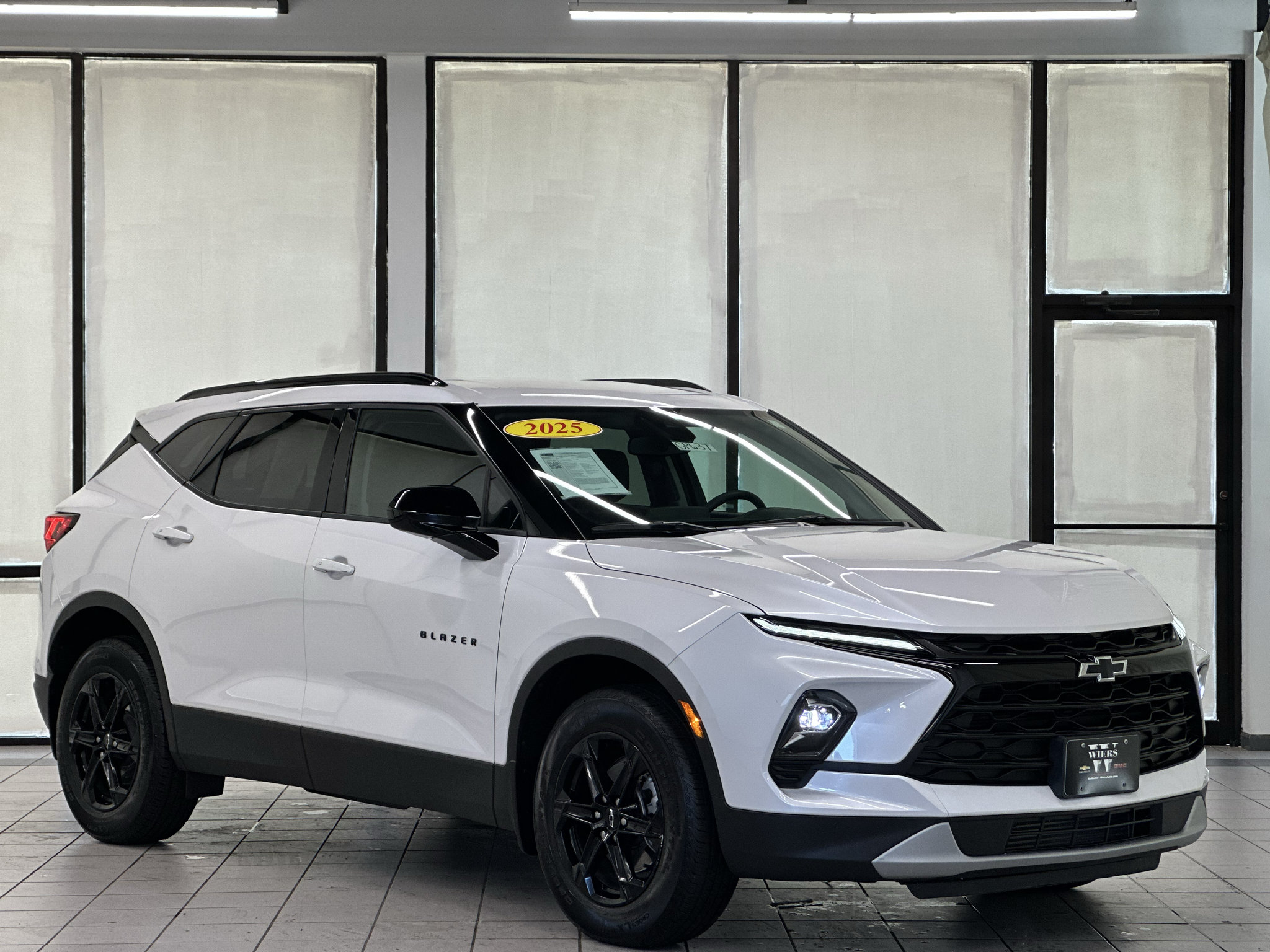 Certified 2025 Chevrolet Blazer LT w/ Convenience Package AWD/4WD image 1