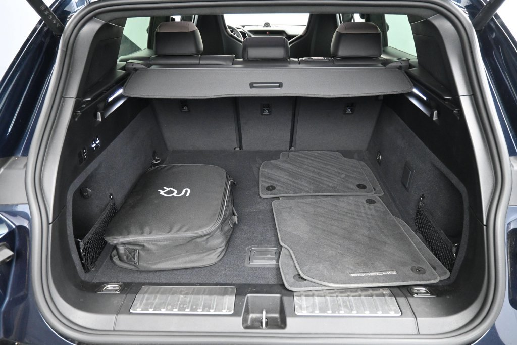 Certified 2026 Porsche Cayenne Turbo AWD/4WD image 27